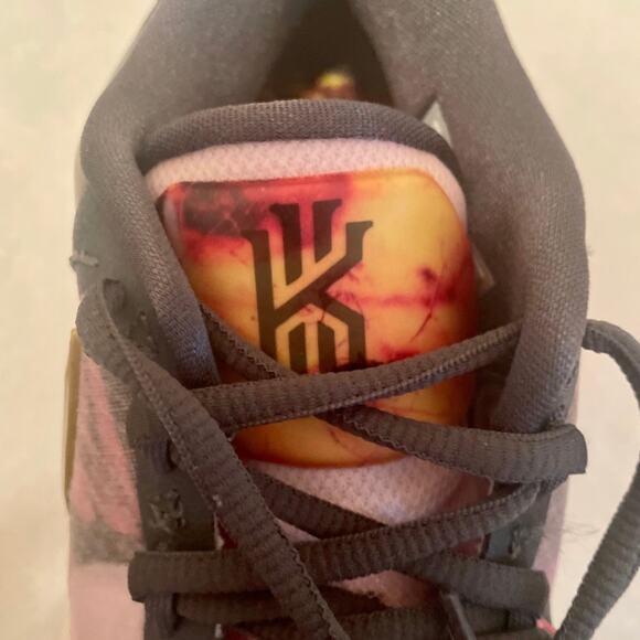 Nike Kyrie Irving 8 All Star Weekend Sneaker - Men’s Size 8.5/ Women’s Size 10